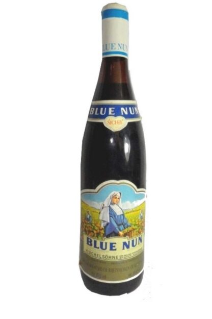 Botella de vino retro. Blue Nun, / Muy Rara 1986