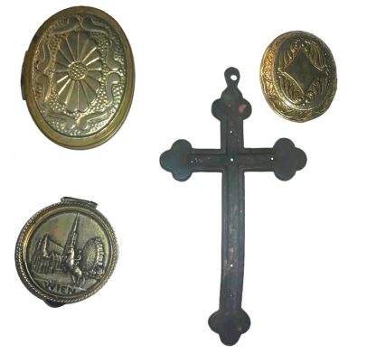 Cruz De La Epoca Colonial Y Otros Articulos Antiguos - Image 2