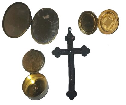 Cruz De La Epoca Colonial Y Otros Articulos Antiguos - Image 3