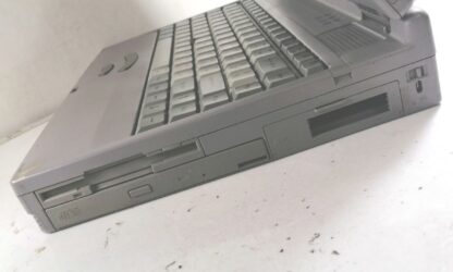Laptop Retro Toshiba Satélite No Funciona - Image 3