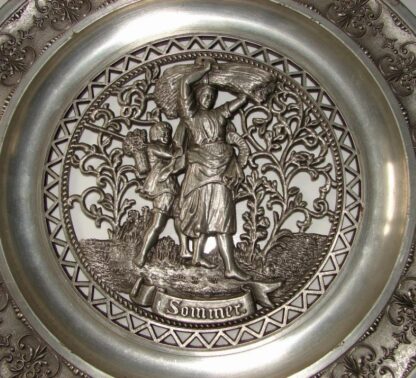 Hermoso Plato Decorativo Sks De Zinc, Aleman, Años 60s - Image 6