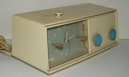 RADIO ANTIGUO DE BULBOS RCA, AÑOS 60s BLANCO - Image 5