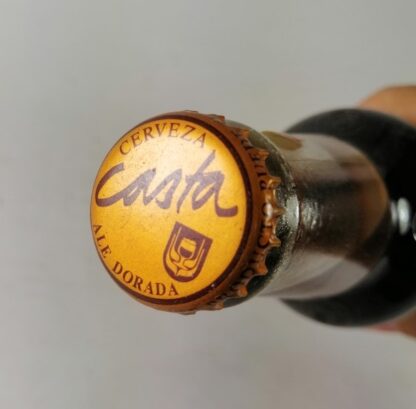 BOTELLA DE CERVEZA RETRO. CASTA DORADA. ETIQUETA DE RODOLFO MORALES. 1998 - Image 4