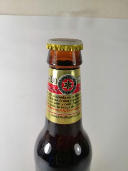 BOTELLA DE CERVEZA RETRO. ESTRELLA GALICIA 2003, ESPAÑA - Image 4