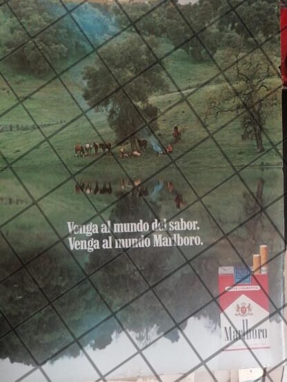 3 CARTELES ANTIGUOS VENGA AL MUNDO MARLBORO 1970s 295 - Image 2