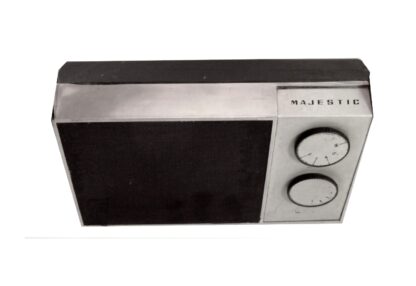 RADIO ANTIGUO PARA REPARAR. MAJESTIC, AÑOS 60s - Image 6